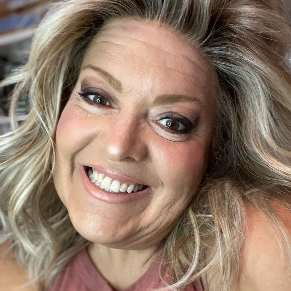 Meet your Posher, Leslie